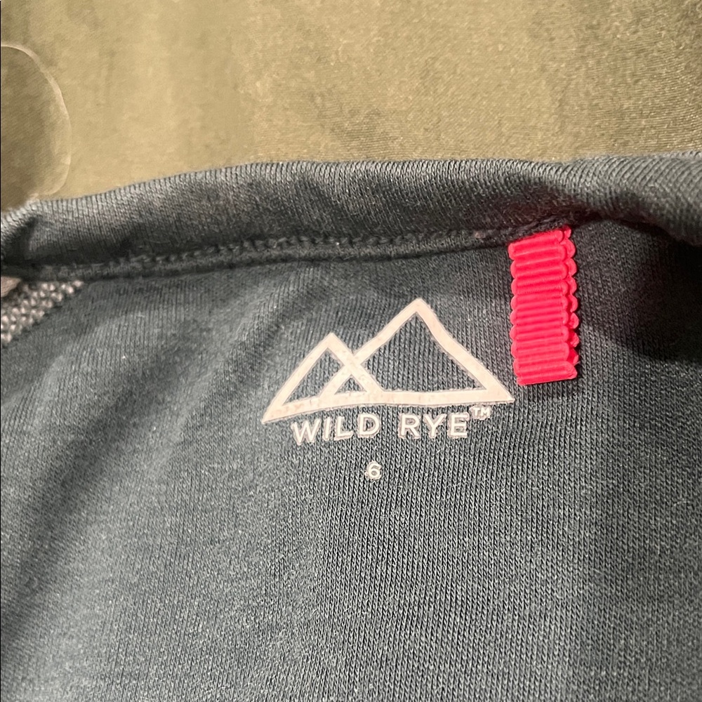 Wild Rye Evie Leaf Print Wool Baselayer Top - Picture 2 of 5